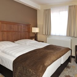 burggartenpalais-zimmer-bett